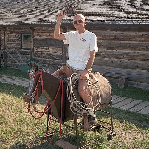 carlton on oil can horse