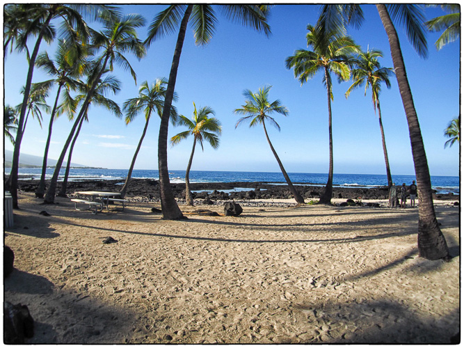 Pu'uhonua o Hōnaunau Beach