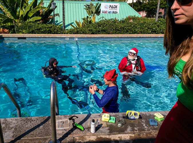 Looks like Santa and an Elf are going for PADI certification.