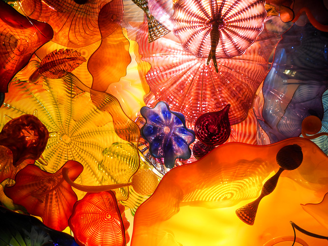 Chihuly Exhibit Ceiling